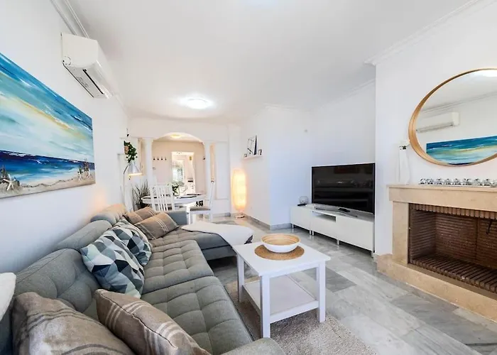 Cozy Just One Step From Everything Marbella