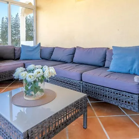 Cozy Just One Step From Everything Marbella